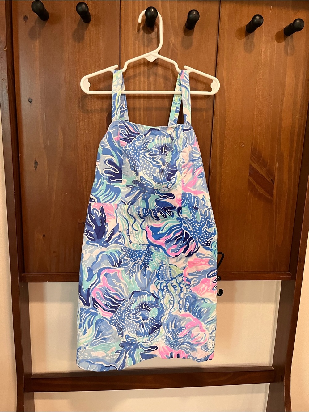Lilly Pulitzer Girls' Ocean-Print dress
Blue, Pink & Green